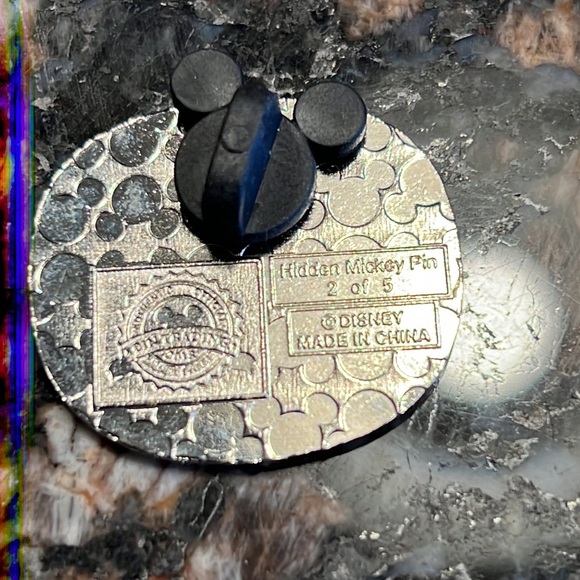 Maui tattoo pin 📍 from Moana 2018 hidden Mickey series pin - Picture 2 of 3